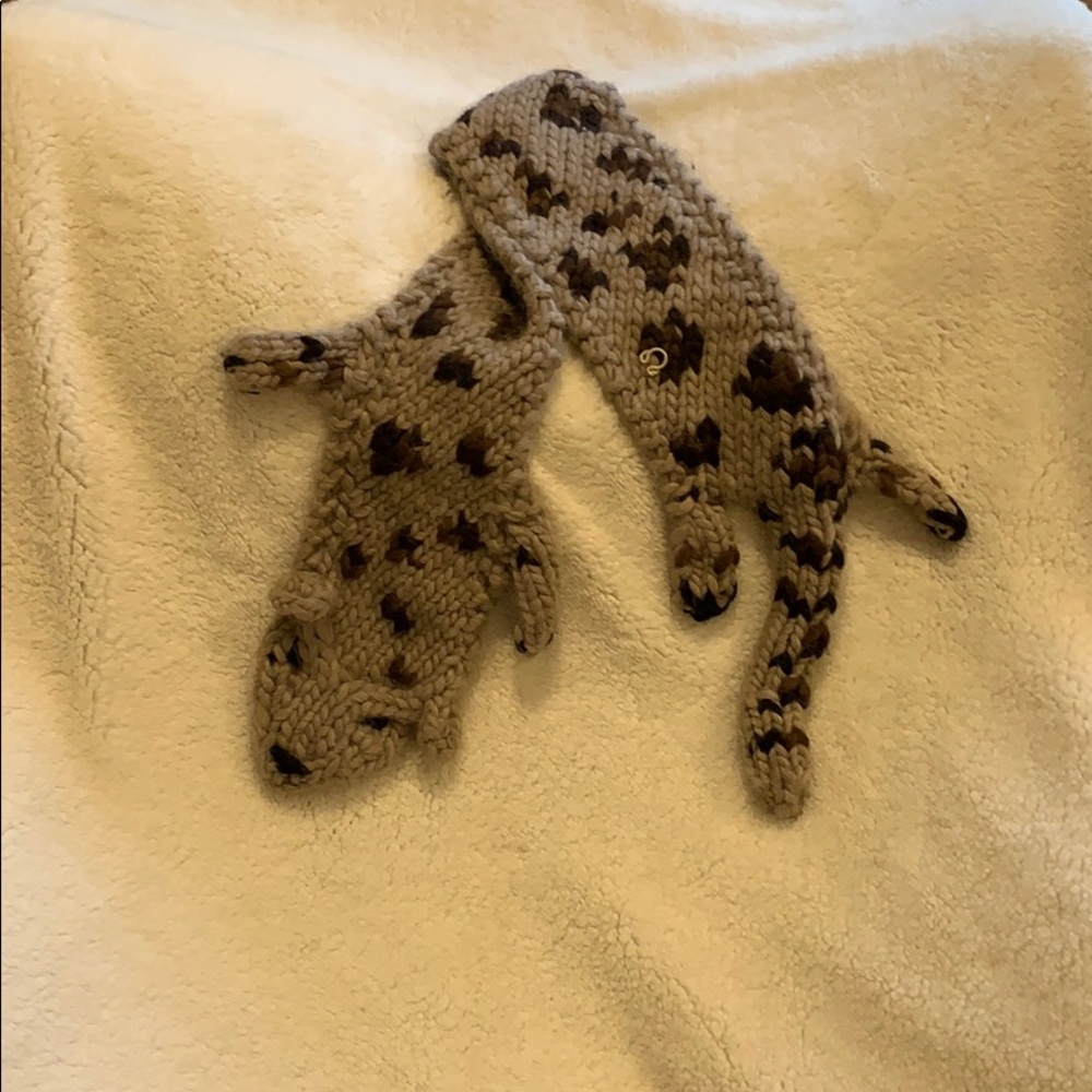 Animal shaped scarf